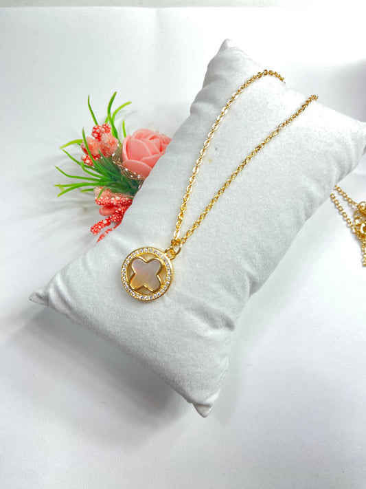 Round flower Necklace